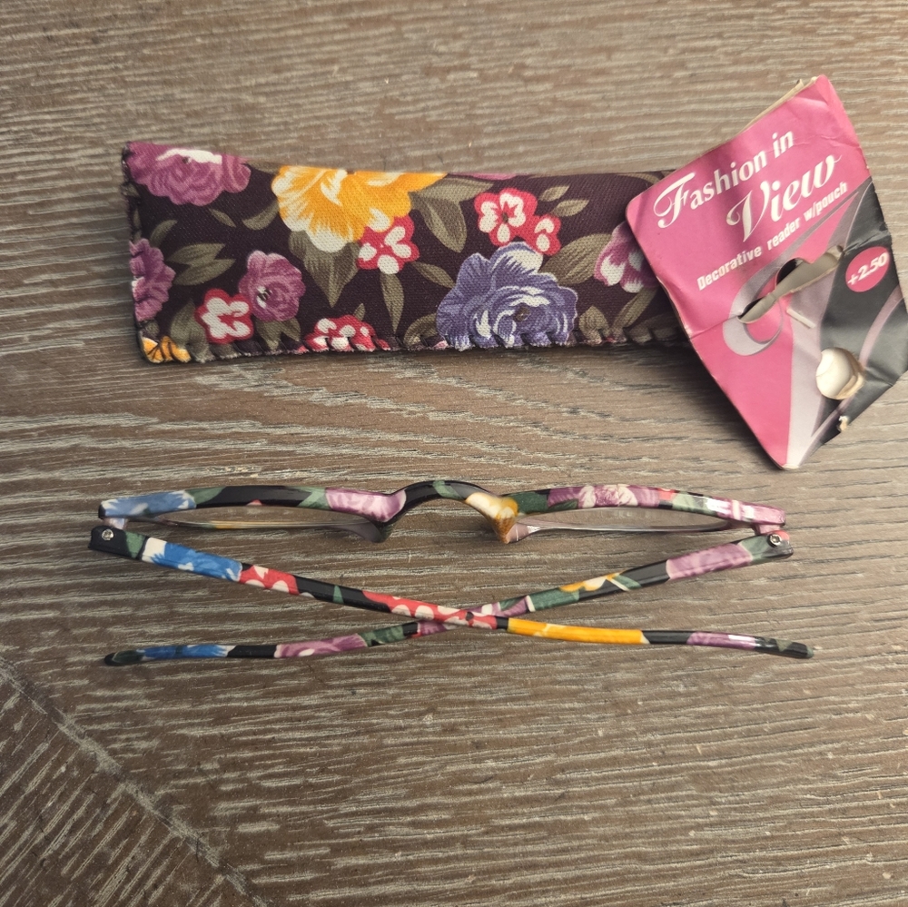 Vintage Floral Patterned Reading Glasses with Matching Case +2.50 - Picture 2 of 7